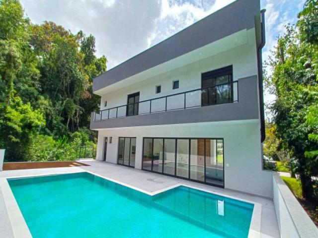 #111 - Casa para Venda em Guarujá - SP - 2