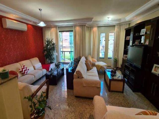 #CA0151 - Casa para Venda em Santos - SP - 2